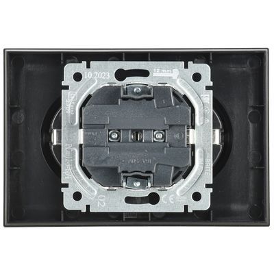 BRITE Розетка 2-местная с заземлением с защитными шторками 16А в сборе РСш12-3-БрЧ черный IEK