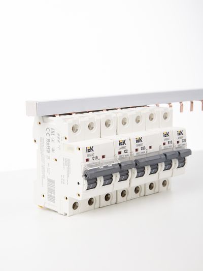 Шина соединительная типа PIN (штырь) 3Р 63А (1м) IEK