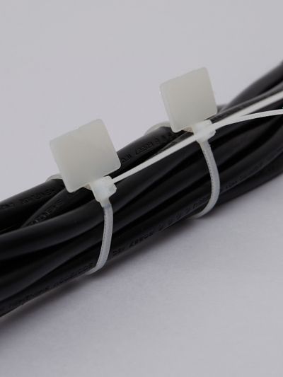 Хомут с площадкой ХП1 3,0х200 (100шт/упак) IEK