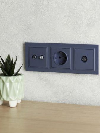 BRITE Рамка 3-местная РУ-3-БрМ маренго IEK