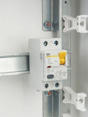 Выключатель дифференциальный (УЗО) ВД1-63 2Р 16А 30мА тип А IEK