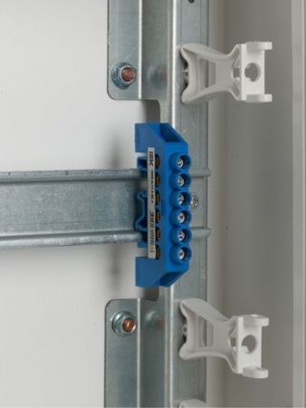 Шина N "ноль" в комбинированном DIN-изоляторе типа "Стойка" ШНИ-8х12-6-КС-С IEK