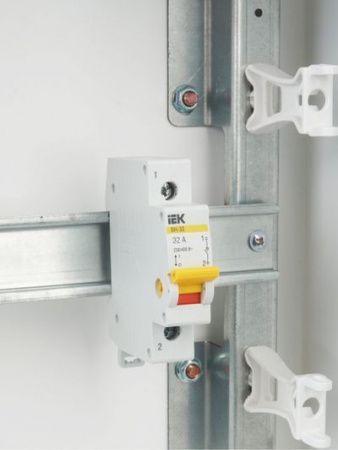 KARAT Выключатель нагрузки (мини-рубильник) ВН-32 1P 32А IEK