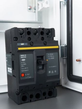 Выключатель автоматический ВА88-32 3Р 63А 25кА MASTER IEK