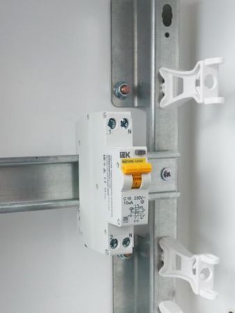 Выключатель автоматический дифференциального тока АВДТ32МL C16 10мА KARAT IEK