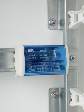 Шины на DIN-рейку в корпусе (кросс-модуль) ШНК 2х7 L+PEN IEK