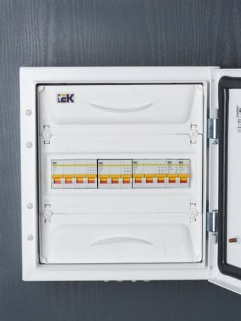 KARAT Выключатель нагрузки (мини-рубильник) ВН-32 3P 40А IEK